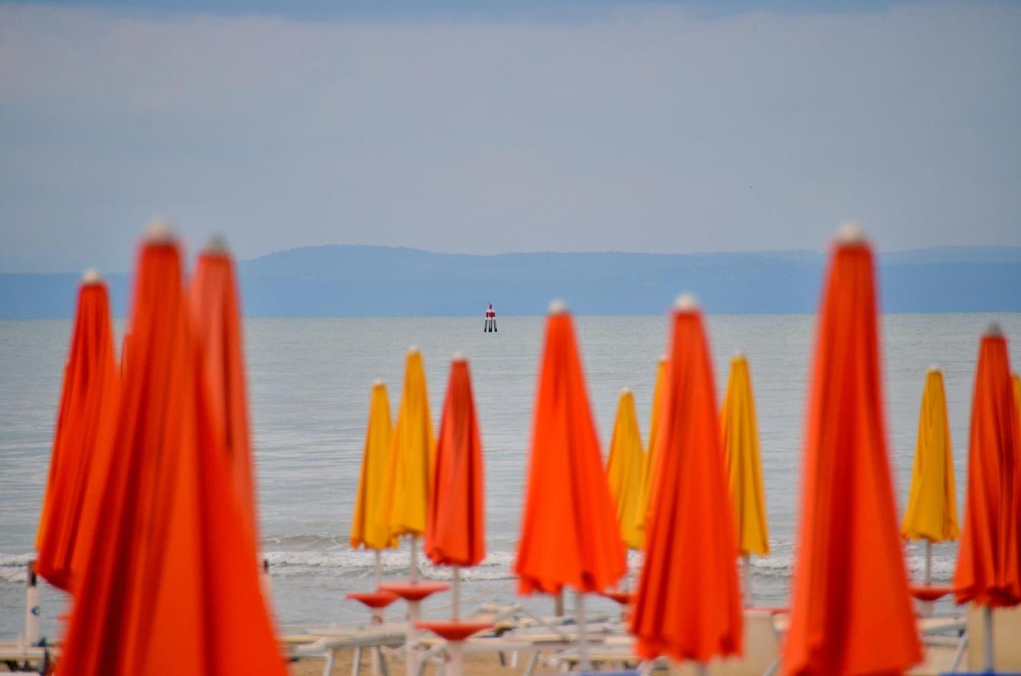Hotel Etna Lignano Sabbiadoro Extérieur photo