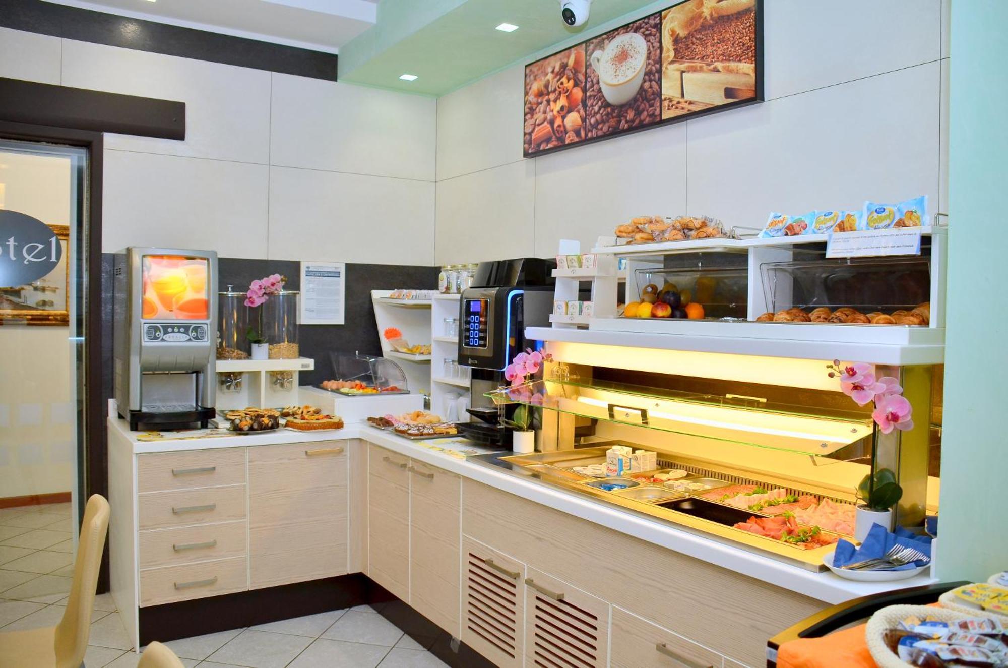 Hotel Etna Lignano Sabbiadoro Extérieur photo