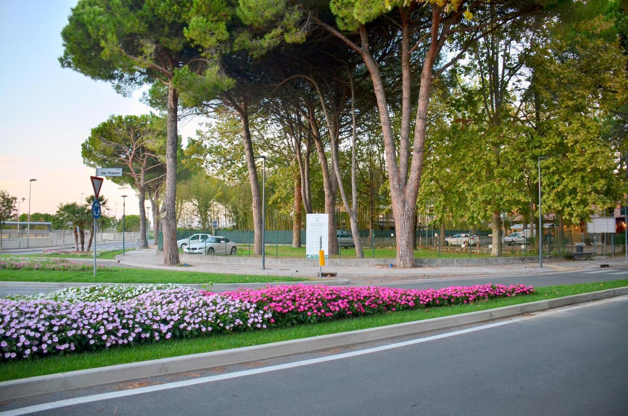 Hotel Etna Lignano Sabbiadoro Extérieur photo