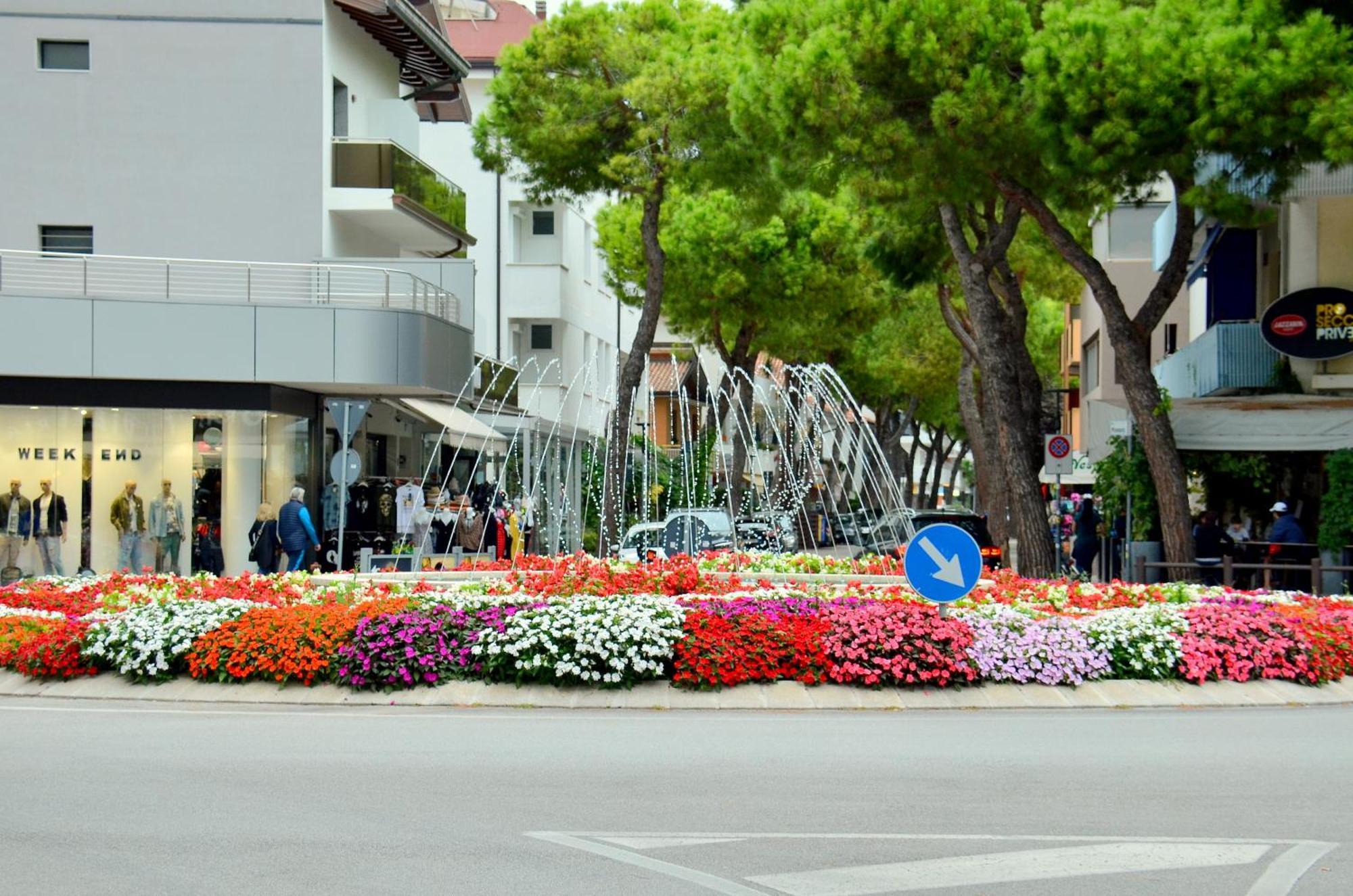 Hotel Etna Lignano Sabbiadoro Extérieur photo
