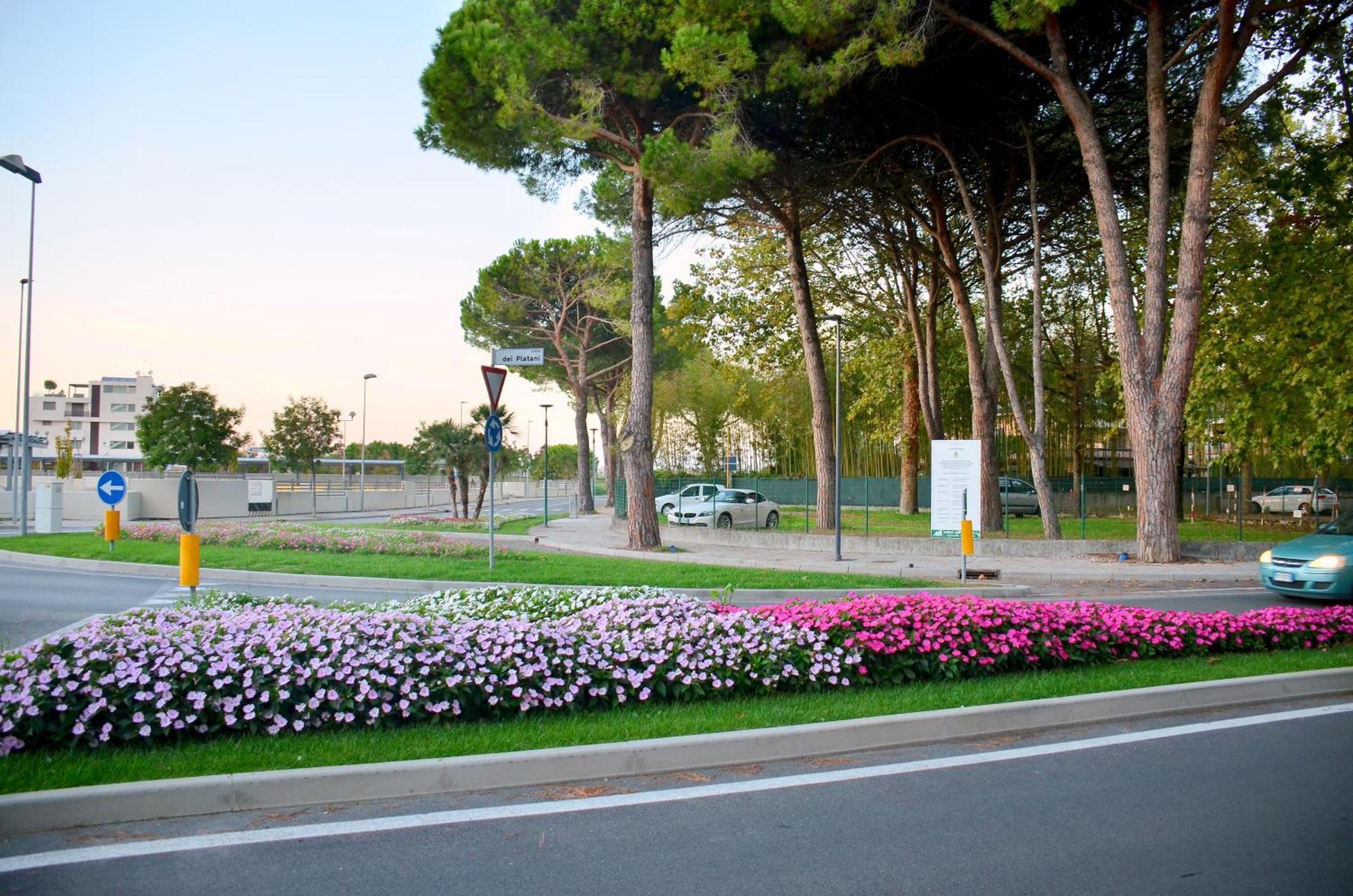 Hotel Etna Lignano Sabbiadoro Extérieur photo