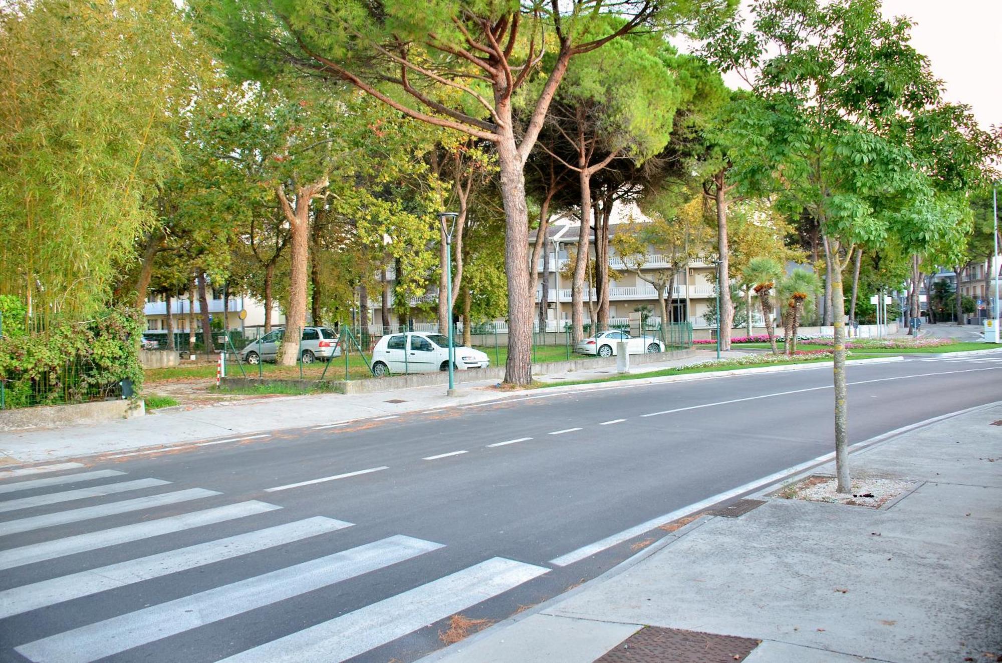 Hotel Etna Lignano Sabbiadoro Extérieur photo
